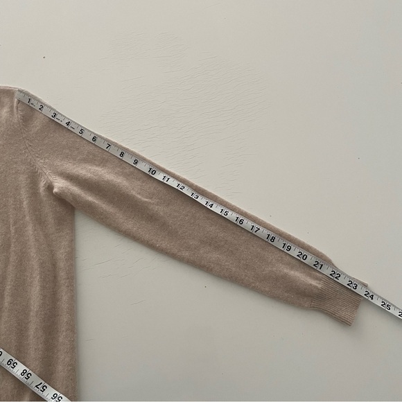 Bloomingdale’s Cashmere sweater - Picture 3 of 11